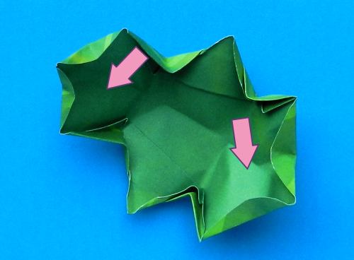 Een hulst met rode besjes maken van papier Een hulst met rode besjes maken van papier