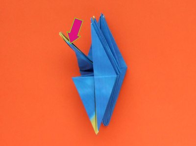 uitleg om een origami Iris te vouwen