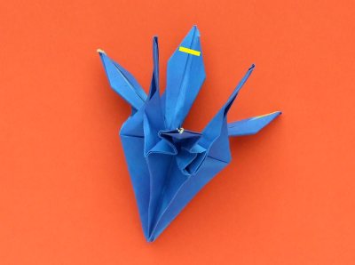 uitleg om een origami Iris te vouwen