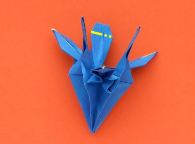 uitleg om een origami Iris te vouwen