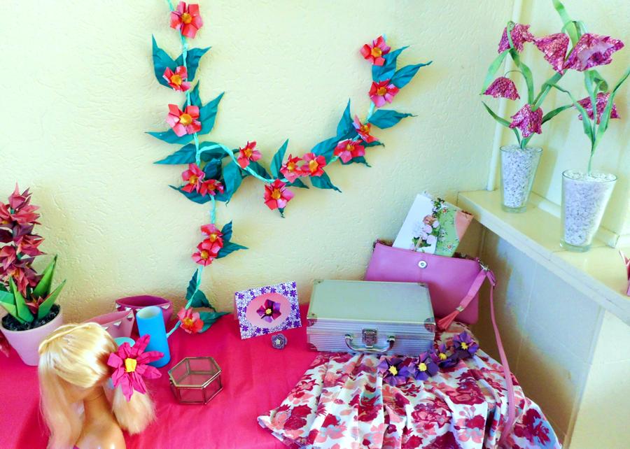 Origami Ivy and flowers Origami Ivy and flowers