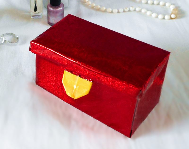 Origami jewelry chest