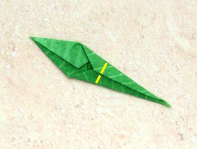 how to fold a cute pointed origami leaf