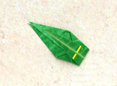 uitleg om een puntig origami blaadje te vouwen uitleg om een puntig origami blaadje te vouwen