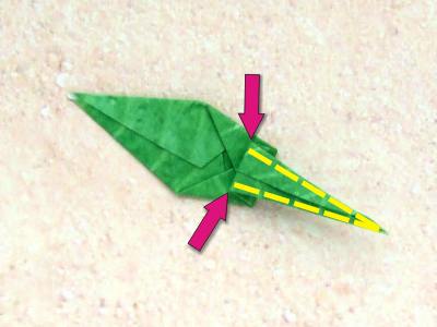 how to fold a cute pointed origami leaf