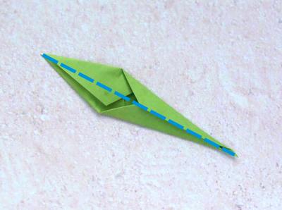 how to fold a pointed origami leaf