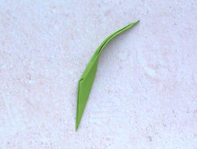 pointed origami leaf