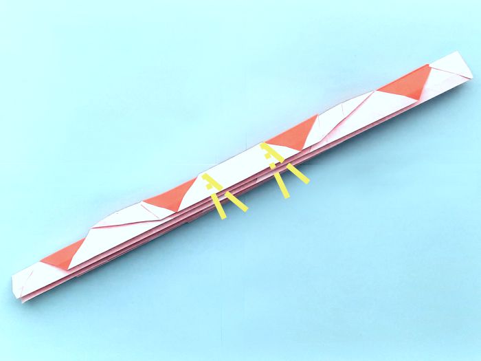 Reddingsboei van papier maken
