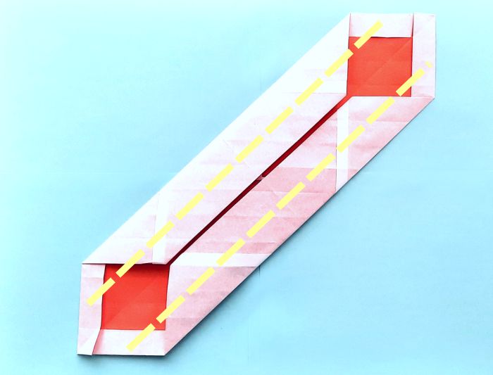 Reddingsboei van papier maken