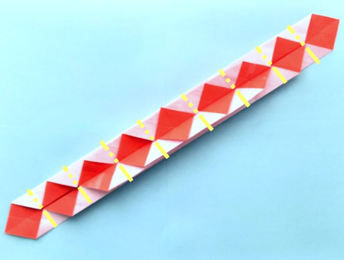 Reddingsboei van papier maken