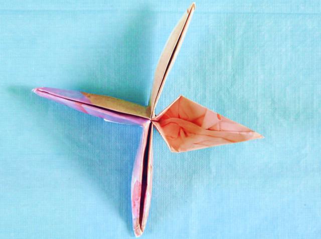 Make an Origami Wreath