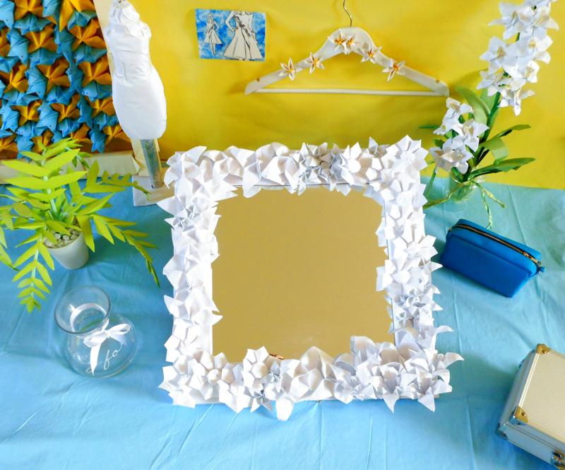 Mirror with Origami Flowers Mirror with Origami Flowers