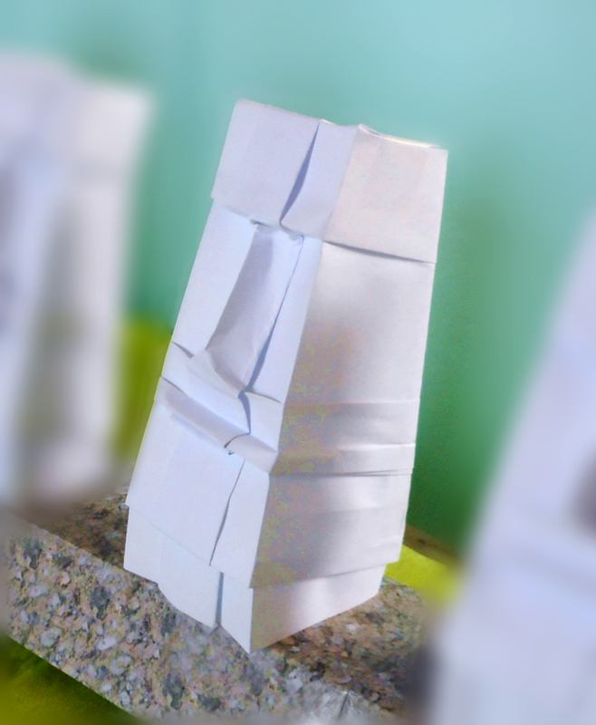 Origami Moai