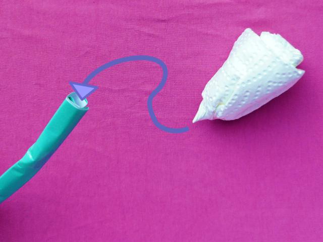 Make paper napkin flowers Make paper napkin flowers