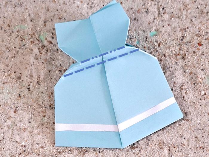 Origami poppenjurk maken