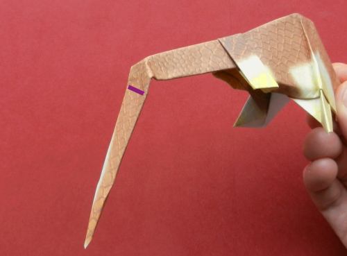 een origami dinosaurus vouwen, Parasaurolophus