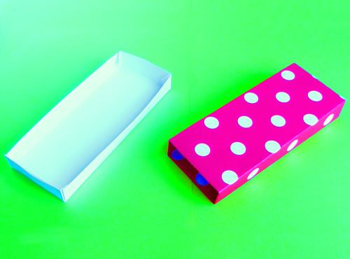 Pennendoosje van papier Pennendoosje van papier