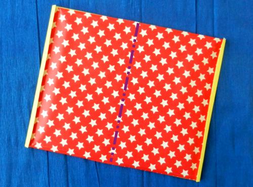 Een etui van papier knutselen