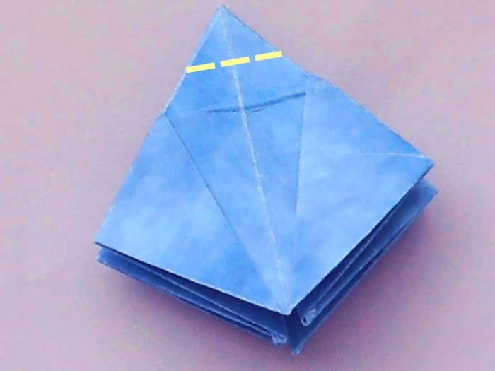 Fold an Origami Periwinkle Flower Fold an Origami Periwinkle Flower