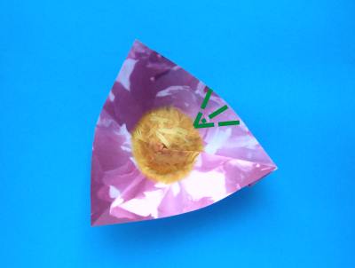 uitleg om een schattige roze bloem van papier te maken uitleg om een schattige roze bloem van papier te maken