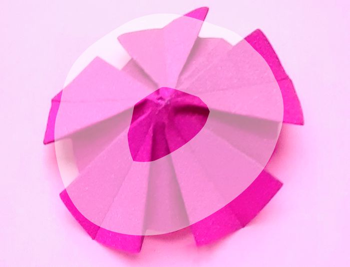 Make pink paper glitter flowers