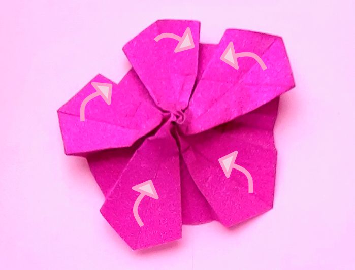 Make pink paper glitter flowers