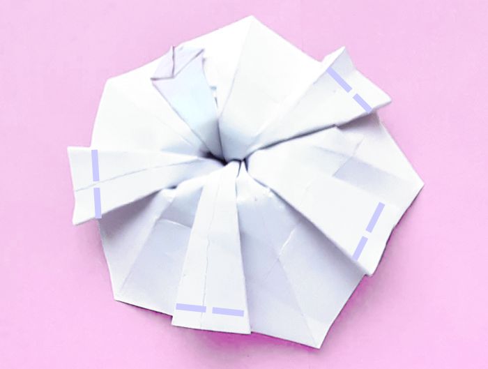 Make pink paper glitter flowers