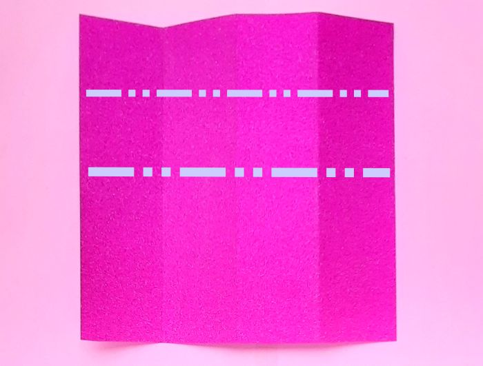 Make pink paper glitter flowers