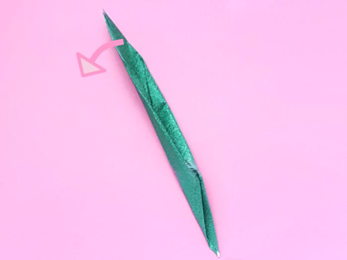 Make pink paper glitter flowers