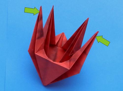Make Origami Poinsettia flowers