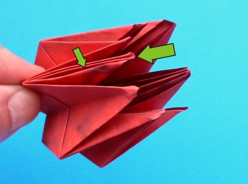 Make Origami Poinsettia flowers