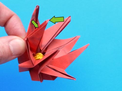 Make Origami Poinsettia flowers