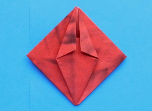 Make Origami Poinsettia flowers