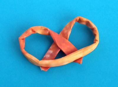 origami pretzel