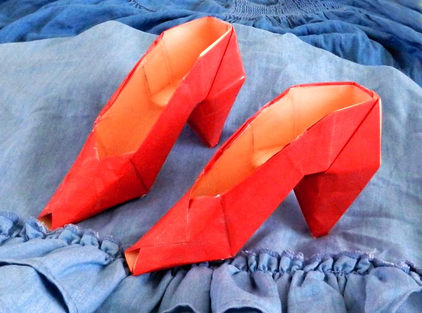 Origami pumps