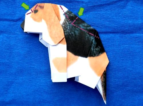 Een Beagle puppy van papier maken