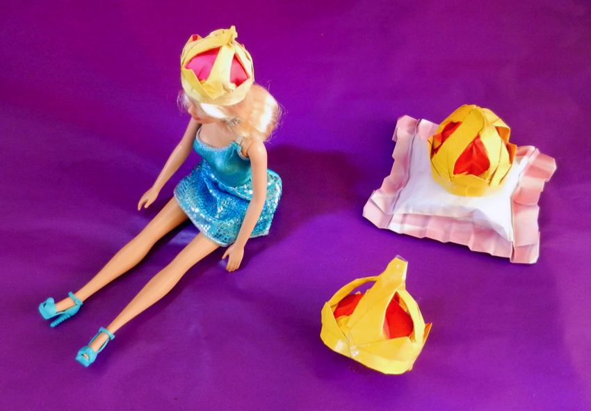 Poppenhuis koninginnen kroontjes Poppenhuis koninginnen kroontjes