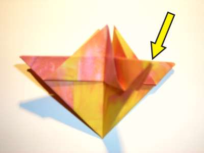 rode origami bloem