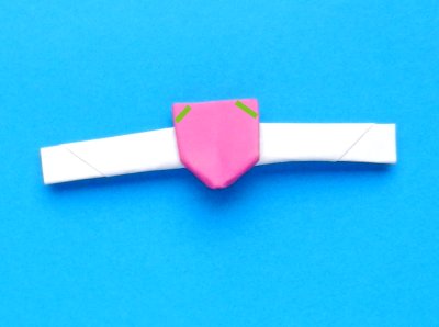 how to fold an origami ring with pink heart