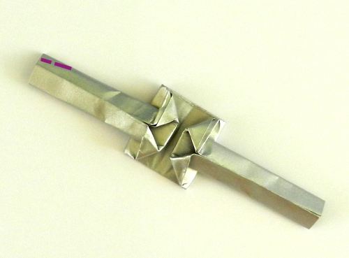 een ring met ster van zilverkleurig papier knutselen een ring met ster van zilverkleurig papier knutselen