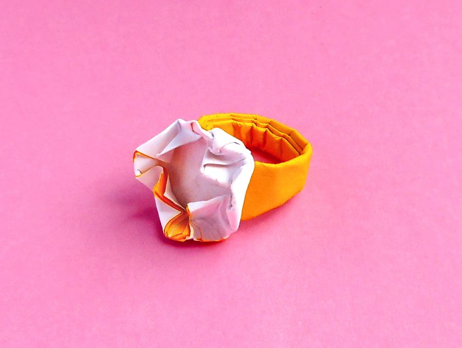 Origami ring met bloem