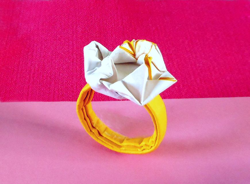 Origami ring met bloem