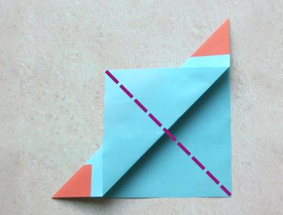 een origami raket vouwen