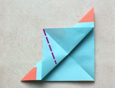 een origami raket vouwen