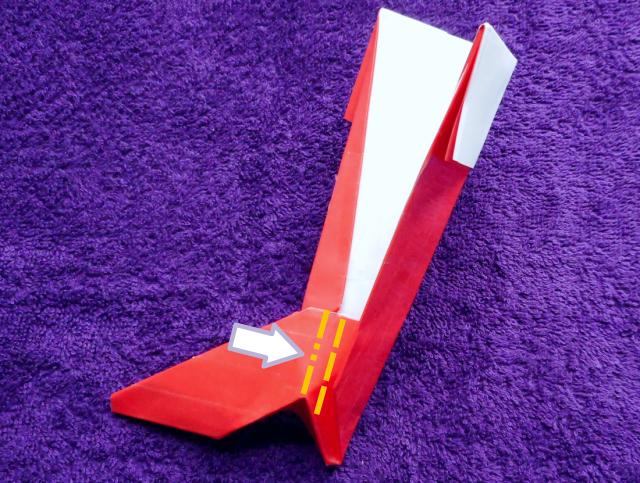 Make Origami Santa high heels