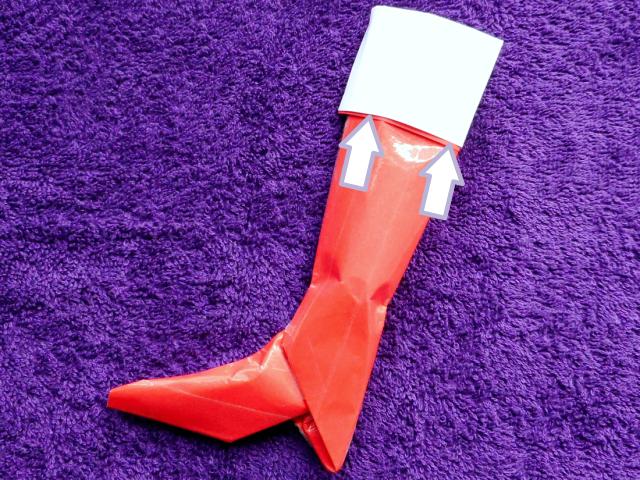 Make Origami Santa high heels