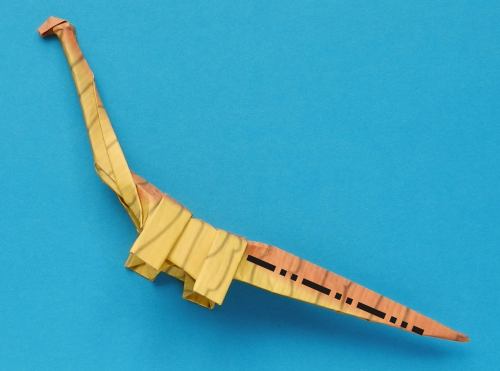 zelf een Seismosaurus met papier knutselen