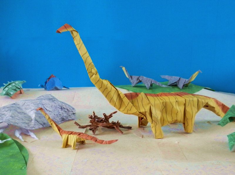 zelfgemaakte Seismosaurus van papier zelfgemaakte Seismosaurus van papier