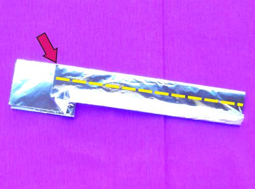Een lepel knutselen van aluminiumfolie Een lepel knutselen van aluminiumfolie