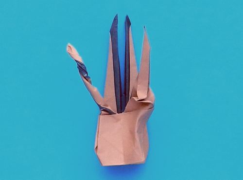 een enge boom met zwarte raaf erop knutselen een enge boom met zwarte raaf erop knutselen